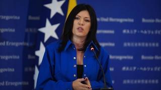 Gnusne uvrede Sanje Vulić: Zasmetao joj ambasador Marfi koji je odao počast Bošnjacima pobijenim u genocidu u Bratuncu