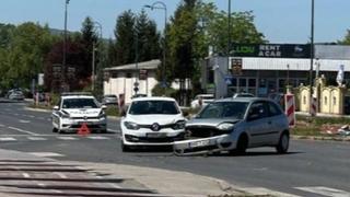 Sudar na Ilidži: Policija obavila uviđaj, velika šteta na automobilima