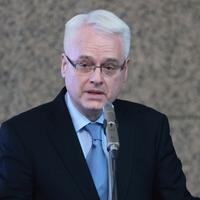 Ivo Josipović: Poricanje zločina u Srebrenici neće pomoći Srbiji da čuva dostojanstvo, ni Srbija ni Srbi nisu genocidni