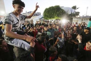 Palestinci slave nakon što je Hamas prihvatio prekid vatre u Gazi